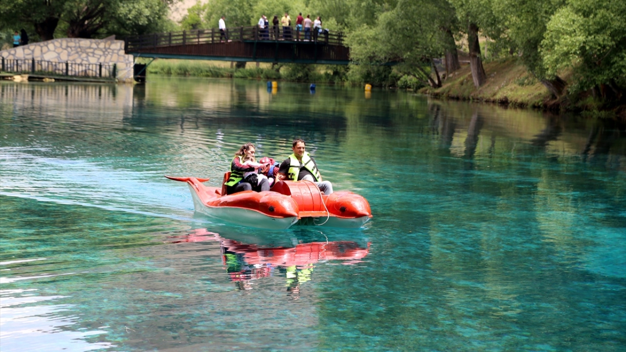 Yıldız Doğa Sporları Kulübü Başkanı ve Dalış Eğitmeni Alparslan Güler de Gökpınar`ın Türkiye`nin ender göllerinden birisi olduğunu vurguladı.