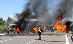 Anadolu Otoyolu'nda kaza: Araçlar alev aldı, yol trafiğe kapandı
