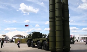 Moskova'daki askeri forumda S-400'ler sergilendi