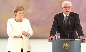 Almanya Başbakanı Merkel kameralar karşında yine fenalaştı