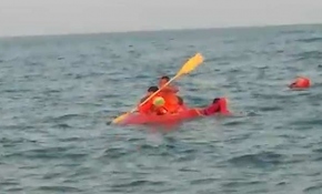 Mersin'de yat kayalıklara çarptı