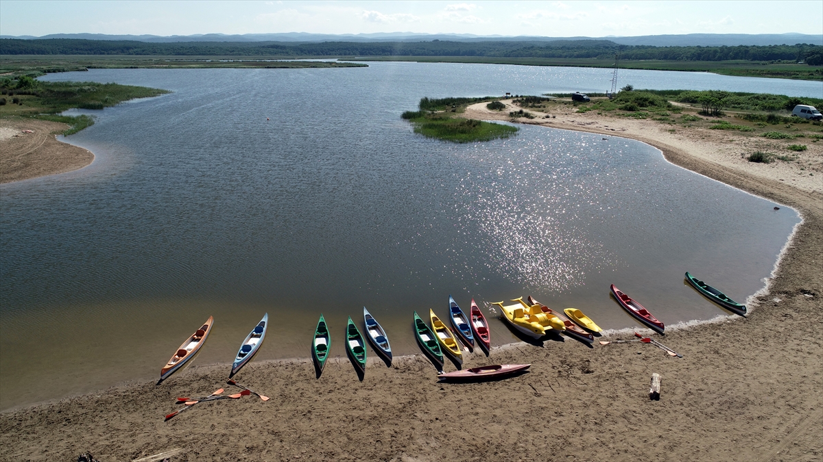 Özelikle sakin ve sessiz bir ortamda tatillerini geçirmek isteyenlere ev sahipliği longozlar, insanın zihnini dinlendiriyor.