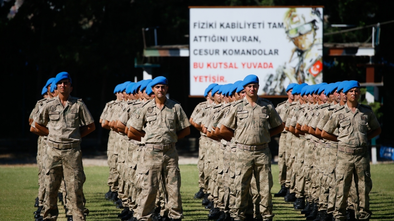 Albay Mehmet Yiğit, törende, subay adaylarını okulda misafir etmekten ve onlara eğitim vermekten mutluluk duyduklarını söyledi.