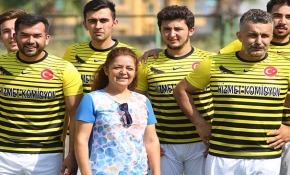 Mahalle takımının taktiği kadın muhtardan