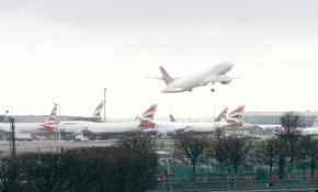 Uçağın iniş takımlarına saklanan yolcunun cesedine ulaşıldı