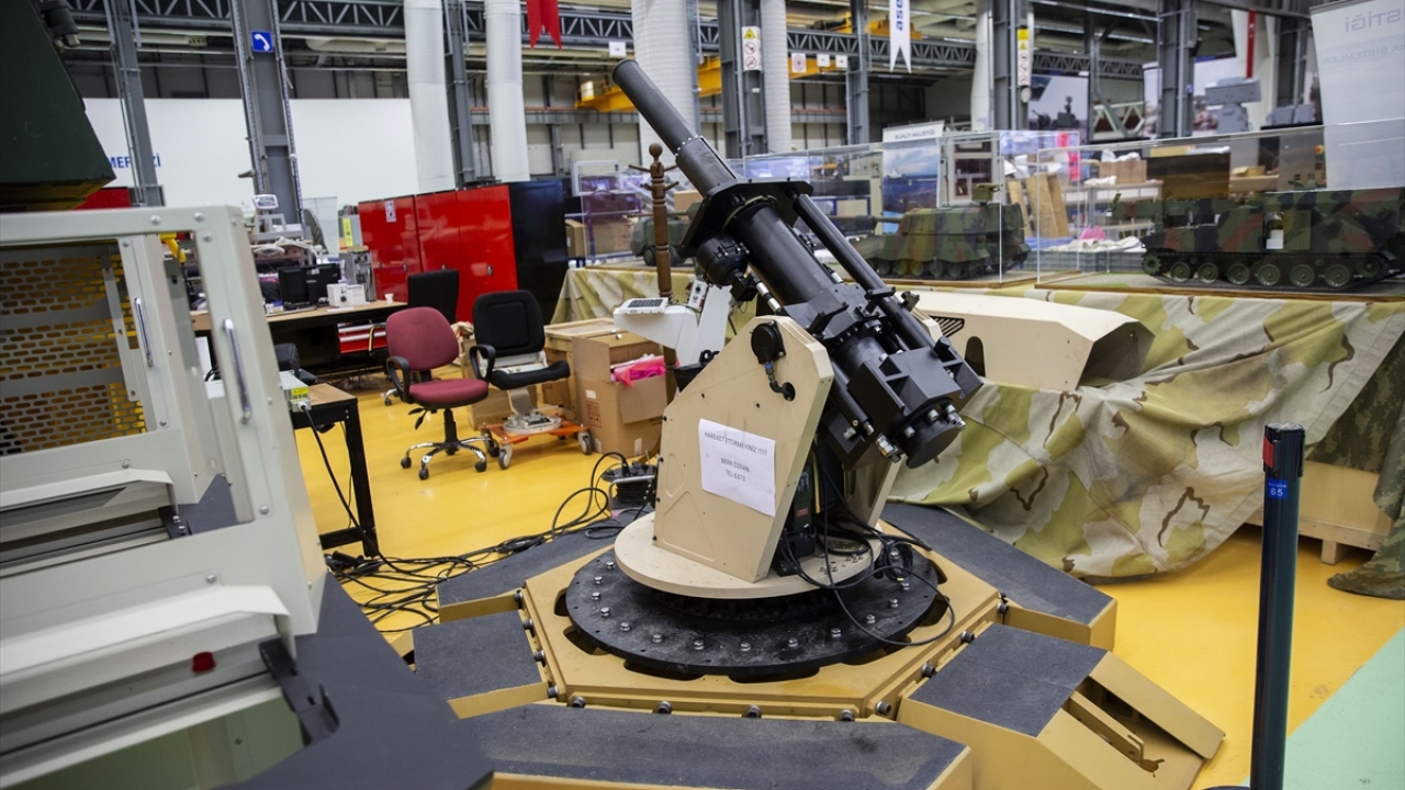 Protokol kapsamında savunma sanayisinde nitelikli iş gücünün yetiştirilmesine katkı sağlamak amacıyla ASELSAN Mesleki ve Teknik Anadolu Lisesinin kurulduğunu söyledi. 