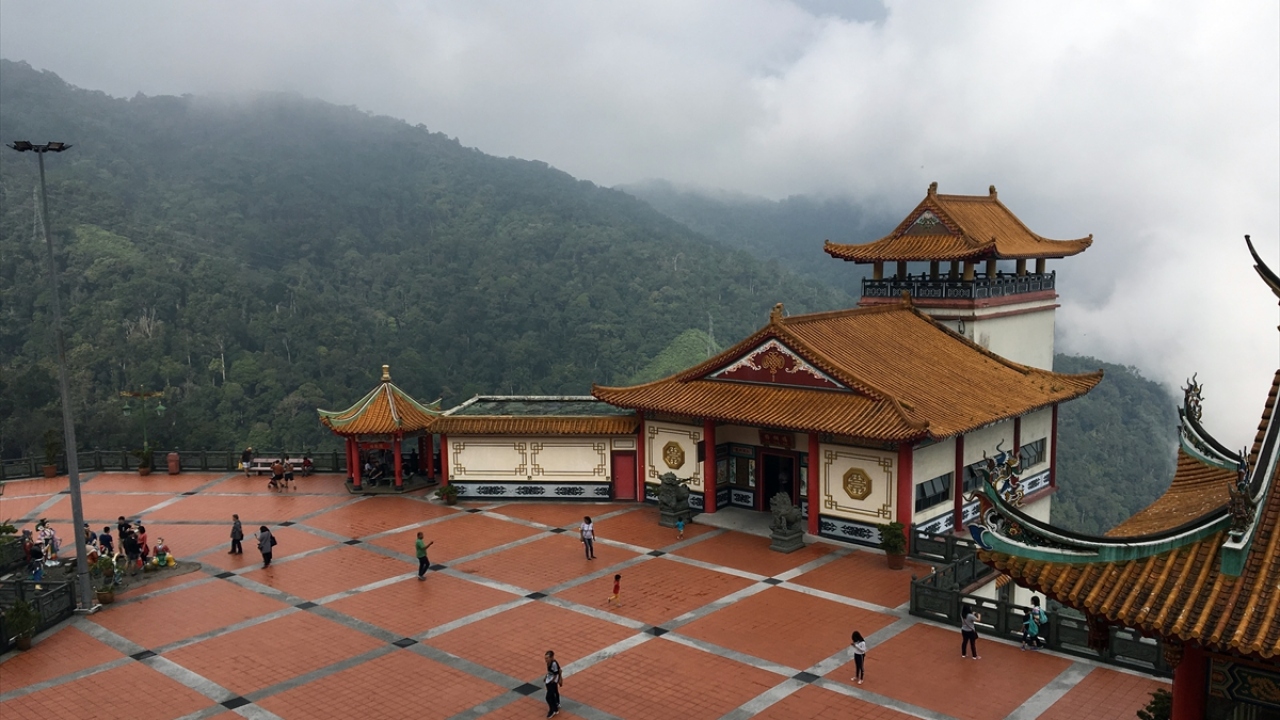 Genting Highlands, Malezya`nın başkenti Kuala Lumpur`un kuzeyinde, bin 865 metre yüksekliğindeki bir alana inşa edildi.
