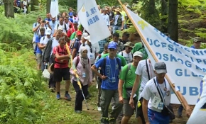 Srebrenitsa’da katledilen binlerce Boşnak sivil barış yürüyüşüyle anılıyor
