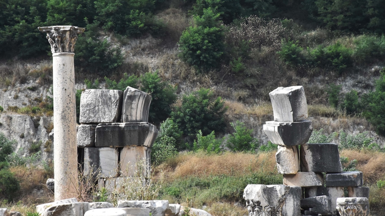 Eskihisar Mahallesi`nde bulunan Stratonikeia Antik Kenti, UNESCO Dünya Mirası Geçici Listesi`nde yer alıyor.