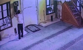 Camiden antika saati çalan hırsız gözaltına alındı