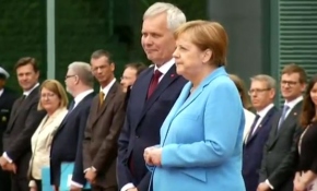 Merkel üçüncü kez titreme nöbeti geçirdi