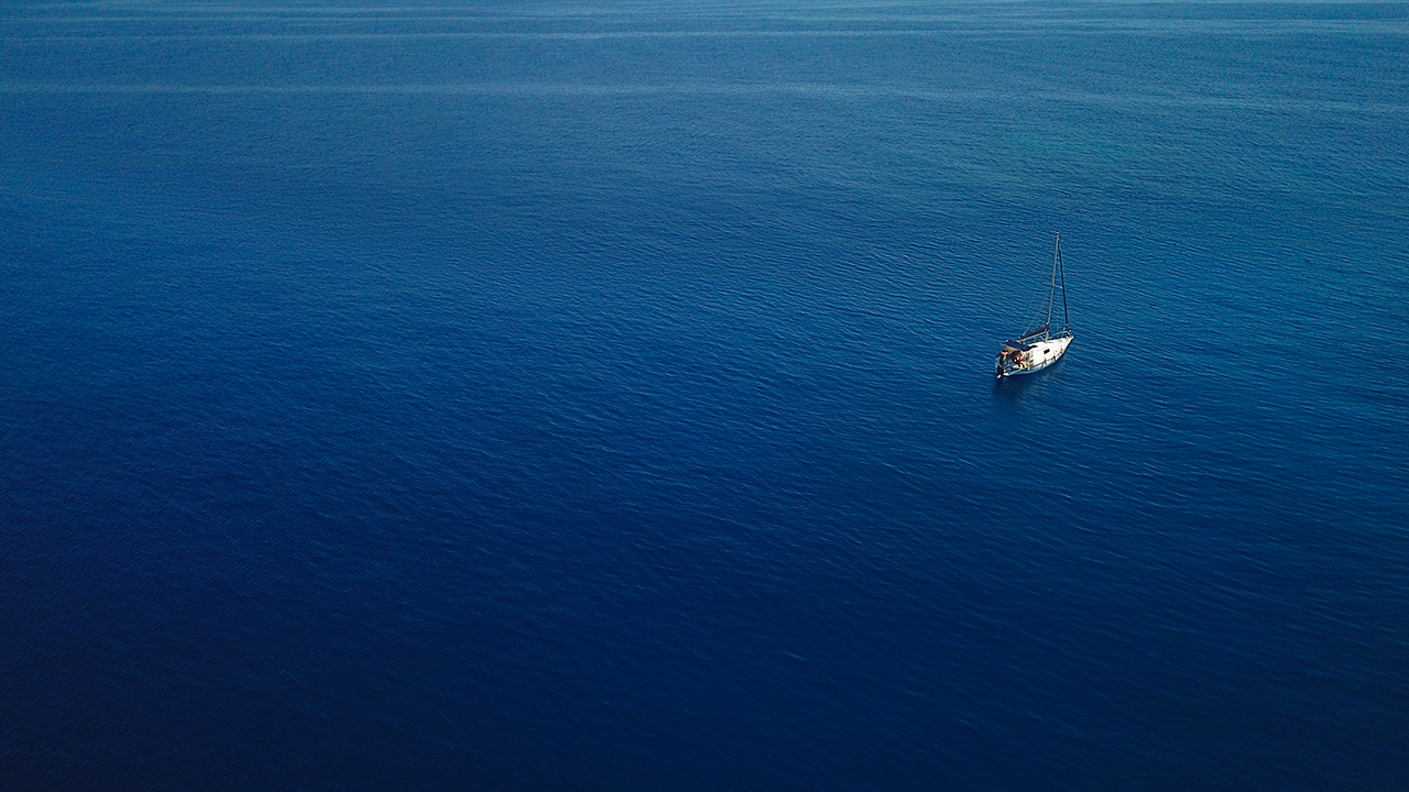 Sahip olduğu 35 dalış noktasındaki doğal güzelliklerin yanı sıra su altında barındırdığı flora ve faunasıyla da misafirlerini kendine hayran bırakan ilçe, Akdeniz`e dalış için gelen yerli ve yabancı sporcuların vazgeçilmez dalış noktalarından biri oldu.