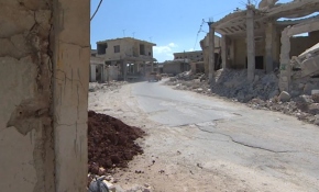 Esed rejiminin saldırılarıyla İdlib sokakları enkaza döndü