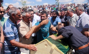 PKK'nın tuzakladığı patlayıcıyla hayatını kaybeden kardeşler son yolculuğuna uğurlandı