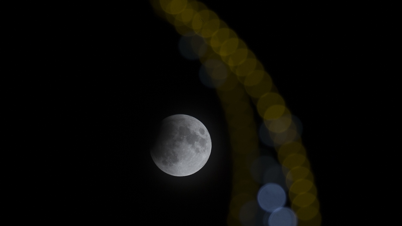 İstanbul`da "Parçalı Ay Tutulması"