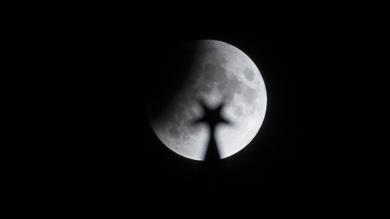 İstanbul`da "Parçalı Ay Tutulması"