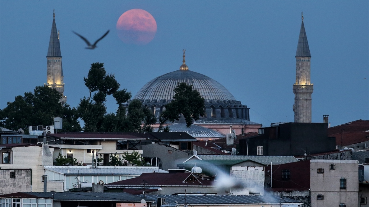 İstanbul`da dolunay