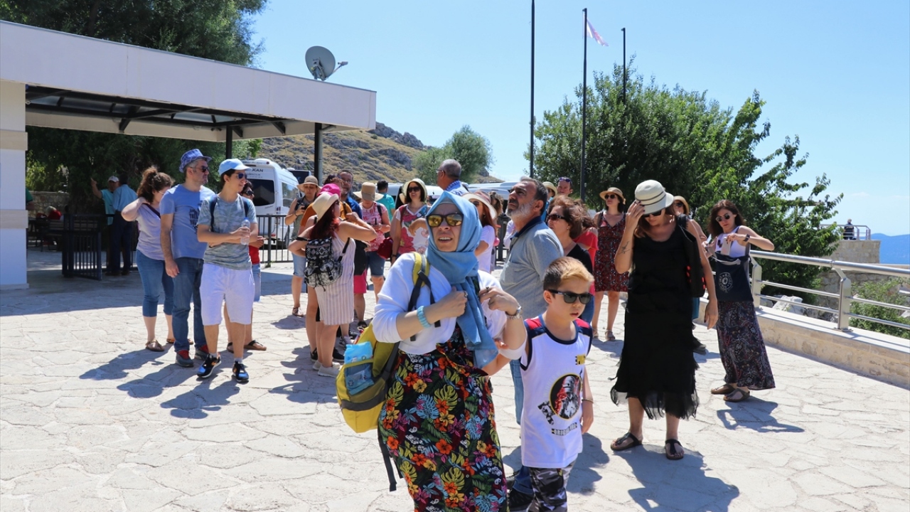 Derin vadilere hakim tepenin yamacında, deniz seviyesinden 1750 metre yükseklikte kurulu Sagalassos, Roma dönemi mimarisinin en iyi örneklerini barındırıyor. 