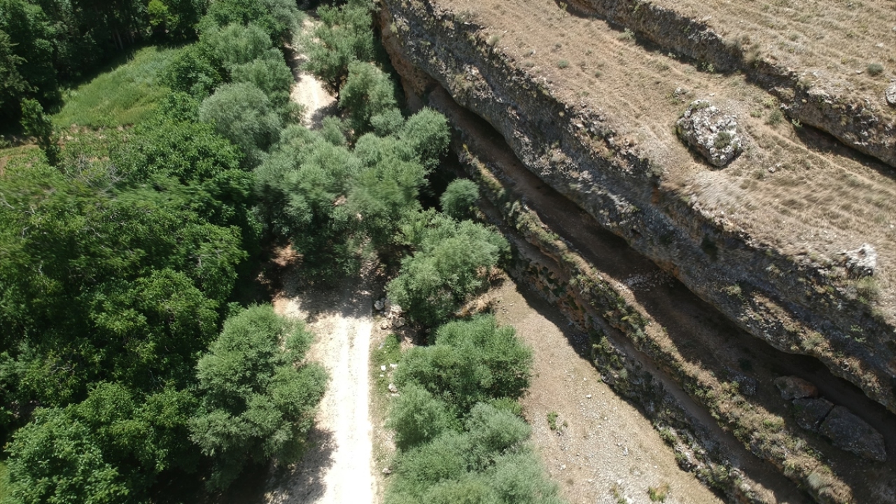 Karaman merkeze bağlı, eski ismi "Gödet" olan Güldere köyünün tarihi, binlerce yıl öncesine dayanıyor. 