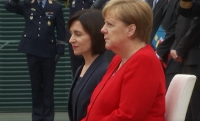 Merkel için alınan titreme nöbeti önlemi devam ediyor