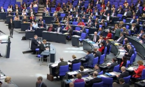 Almanya'da siyasi istikrar sarsılıyor