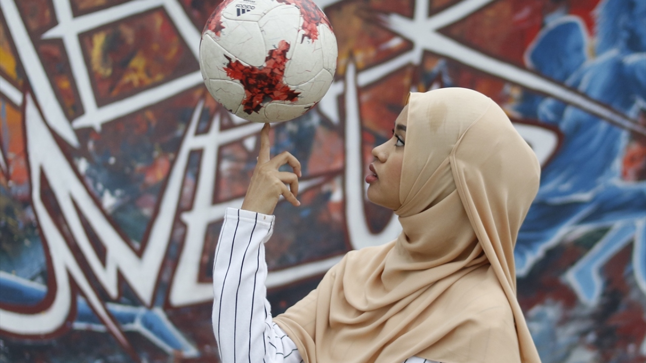 "Başörtüsü bizim için asla bir engel değil"