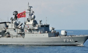 Türkiye Turgutreis fırkateyni ile NATO tatbikatında