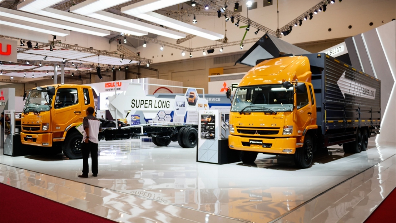 Fuarda, Fuso firmasının kamyonu da sergilendi. 