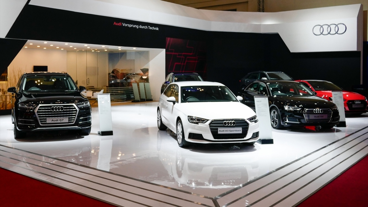 Fuarda, Audi`nin modelleri de sergilendi. 