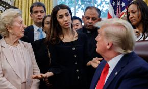 Mülteci temsilcilerini ağırlayan Trump'tan gaf üstüne gaf