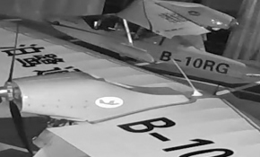 13 yaşındaki Çinli çocuk uçak kaldırmaya çalıştı