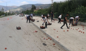 Sürücüler ve yolculardan insanlık örneği
