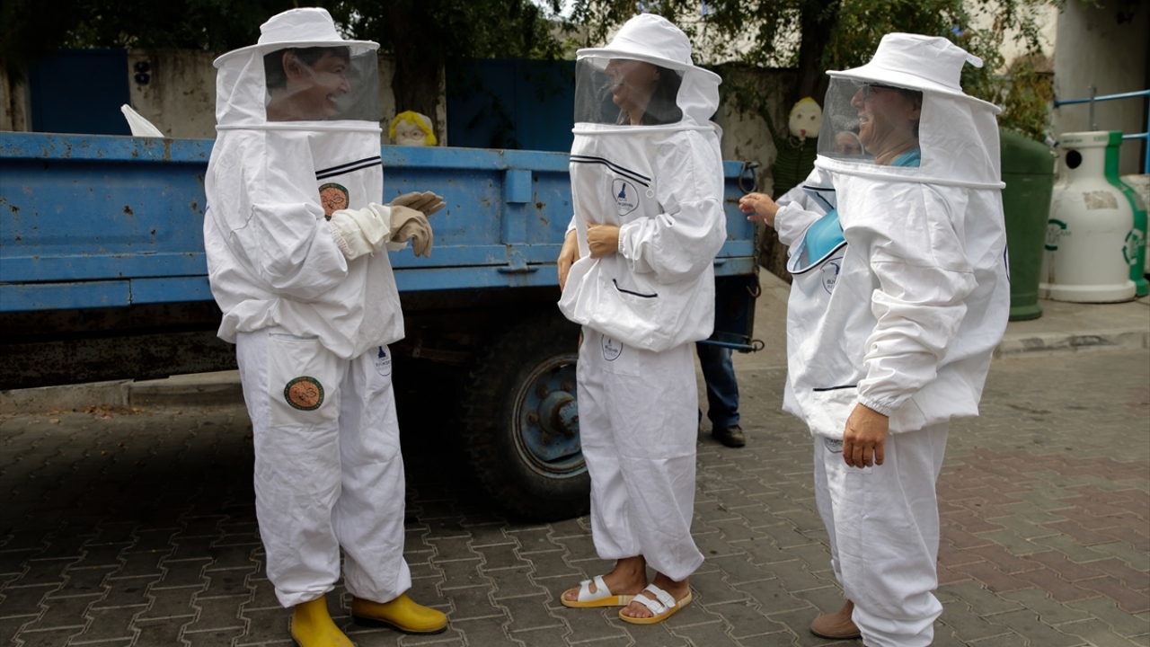 Barbaros Mahalle Muhtarı Barbaros Ersan da köye göçen şehirlilerin artık kendileri gibi yaşamaya başladığını ifade etti. 