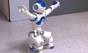 Robot Rıfkı dans etti, Robothespian şarkı söyledi