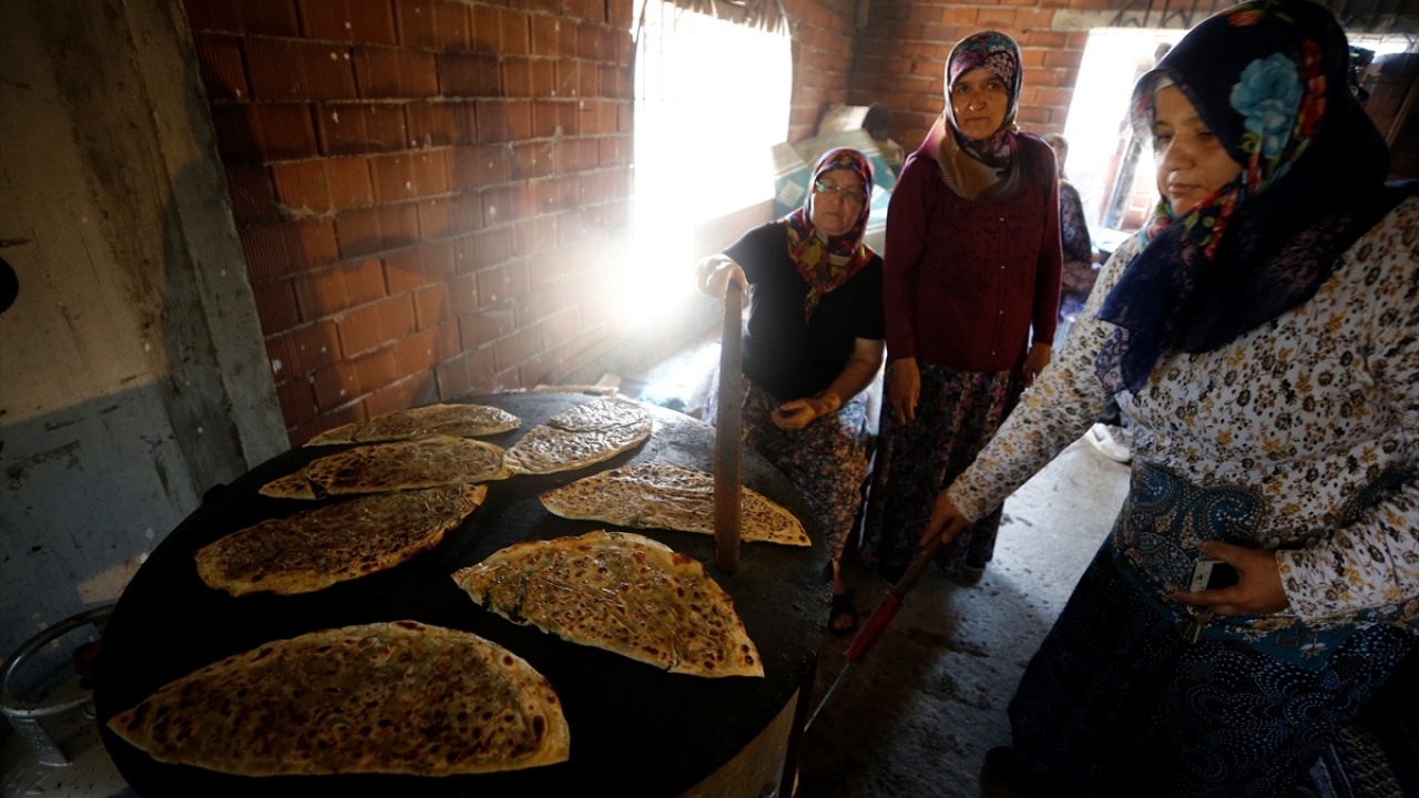 Kadınlar ve engelliler için özel bölümler, kuran kursları, internet, çay içme ve kitap okuma bölümleri bulunan, Selçuklu mimarisiyle inşa edilen camide, iki bin kişi aynı anda namaz kılabilecek.