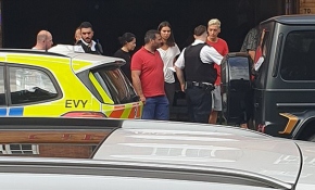 Mesut Özil Londra'da bıçaklı saldırıya uğradı