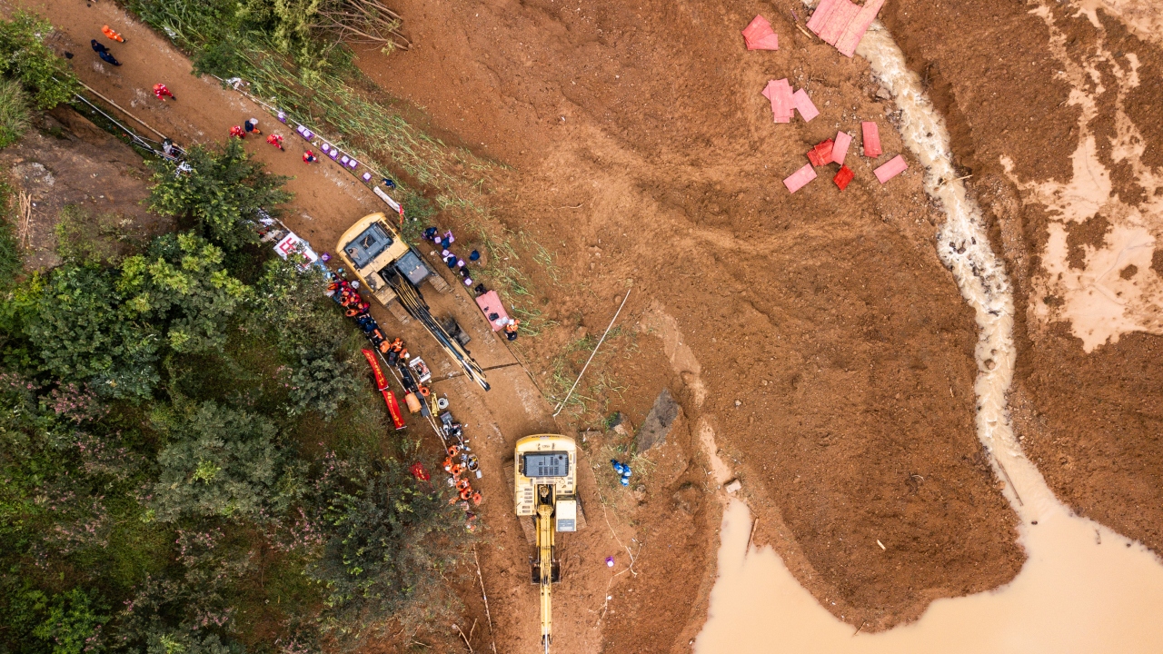 Salı günü Guicou eyaletinin Hıcang beldesinde oluşan başka bir heyelanda ise bir kişi yaşamını yitirmişti.