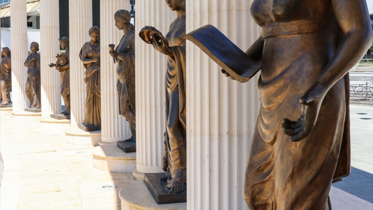 Bu şehrin günümüze ulaşan kalıntılarında duvarlar, tiyatro, bazilika ve hamam gibi yerler kısmen keşfedildi.