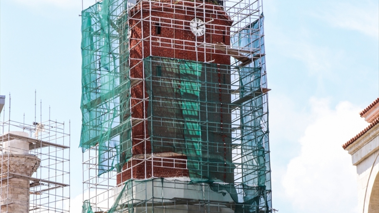 Depremin ardından dünyanın dört bir yanından yardımlar gönderilirken, bugün dahi birçok mahalle, bina veya sokak o dönem yardım yapan ülkelerin isimleriyle anılıyor.