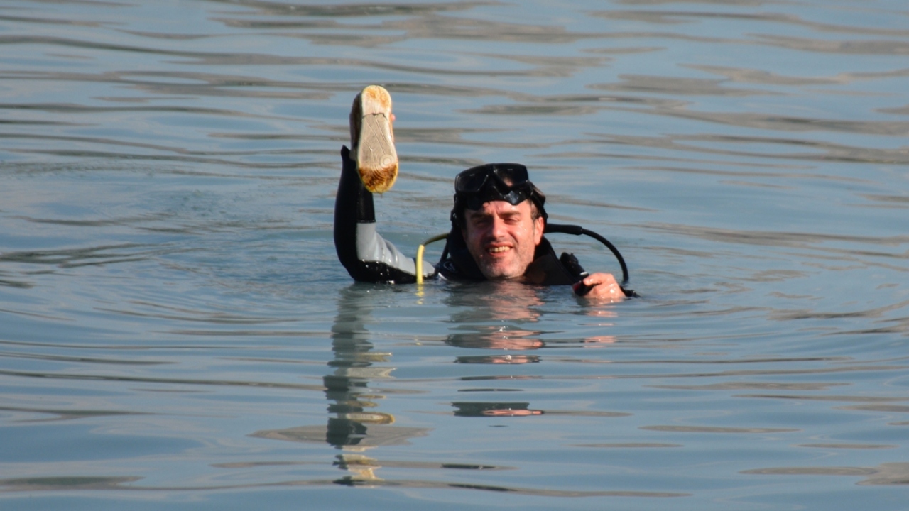Belediye Başkanı Mehmet Emin Geylani, başlattıkları temizlik kampanyasına destek veren dalgıçlara teşekkür etti.