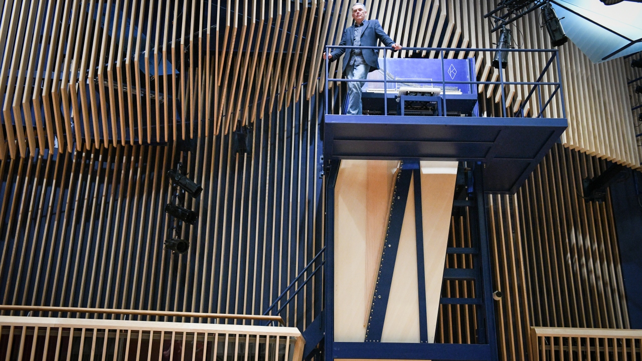 Klavins, enstrümanı için en uygun müziklerin Rachmaninoff, Scriabin ve Beethoven olduğunu söylüyor.