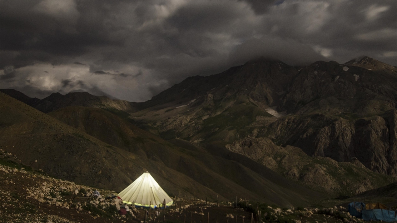 "Günün ilk ışıklarıyla uyanıyoruz"