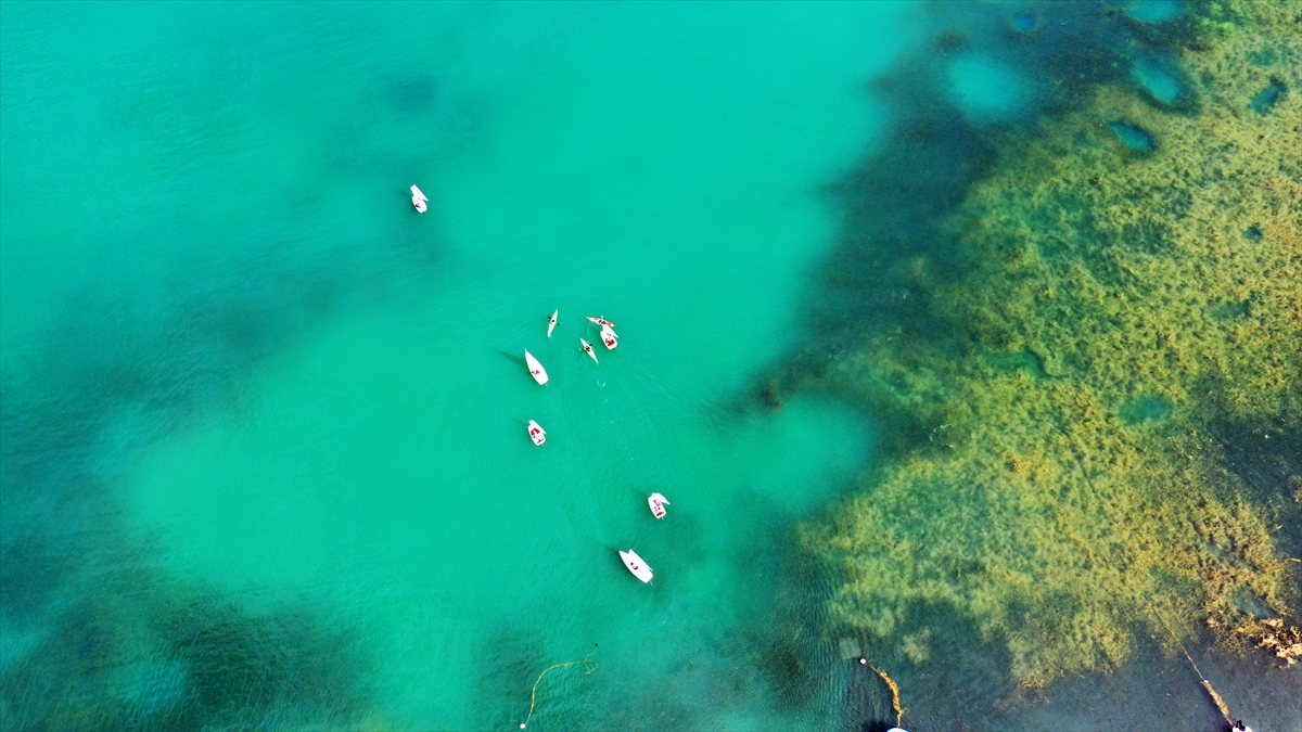 Mavi ve yeşilin bin bir tonunun hakim olduğun kentte, dağ ve yayla turizminin yanı sıra yat turizmi, yelken, kano gibi su sporları da giderek yaygınlaşıyor.