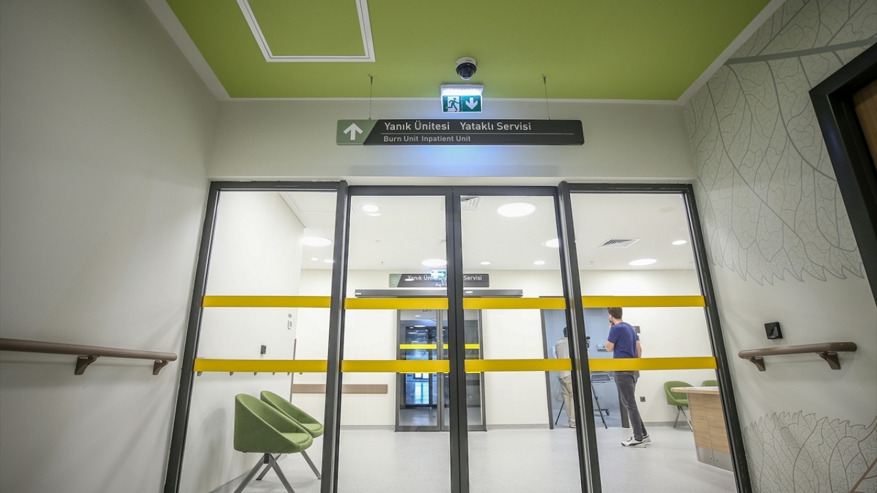 Meryem Aykış (55) da hastaneyi çok beğendiğini belirterek, emeği geçenlere teşekkür etti. 