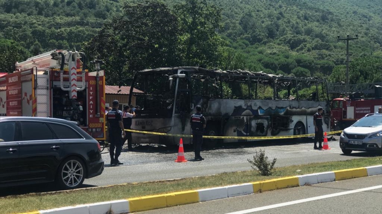 Yangında, ilk belirlemelere göre 2`si çocuk 5 kişinin hayatını kaybetti.