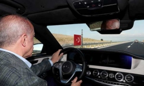 Cumhurbaşkanı Erdoğan'dan İstanbul-İzmir otoyolunda test sürüşü