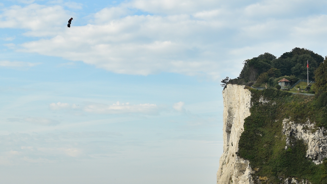 Zapata aynı zamanda, herkesin kullanabileceği bir uçan araç üzerinde çalışıyor.