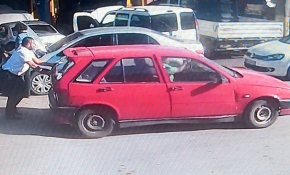 Sattığı otomobilinin parasını alamayınca kaçırdı