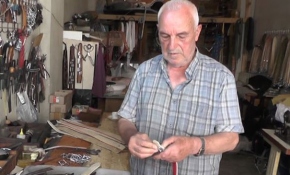 İnegöl'ün tek saraç ustası