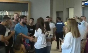 Kaçırılan denizciler yurda döndü